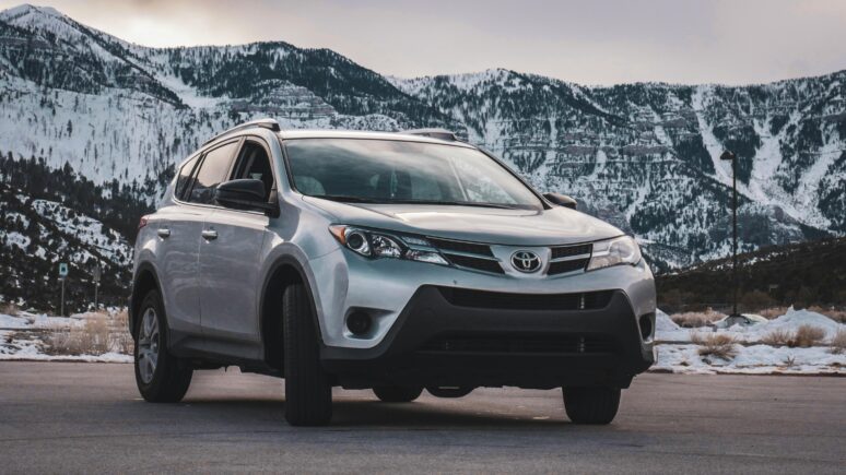 Photo by Prime Cinematics : https://www.pexels.com/photo/toyota-rav4-2036544/